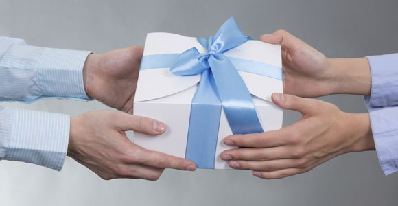 Geschenkt ist geschenkt – oder?. Kann man sich ein Geschenk zurückholen, wenn man sich mit dem Beschenkten nicht mehr versteht?
