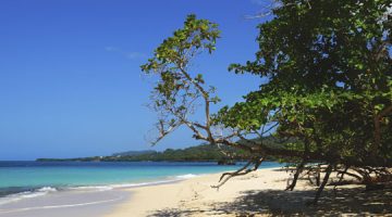 Naturbelassener Strand