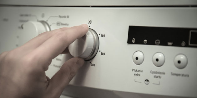 Alte Haushaltsgeräte: Austauschen oder aussitzen?. Lohnt der Austausch der alten Waschmaschine, wenn sie noch funktioniert?