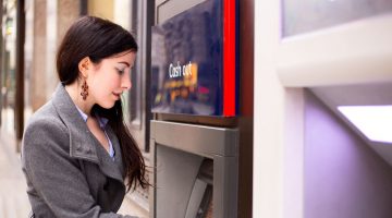 Betrug am Bankautomaten: Wie schützt man sich?