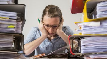 Studie: Jeder Zweite geht krank zur Arbeit