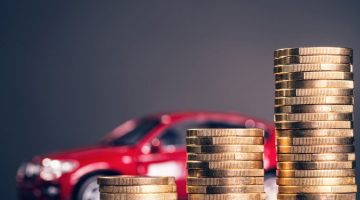 Die Versicherung ist oft mit Kreditkarte deutlich günstiger als direkt beim Autovermieter